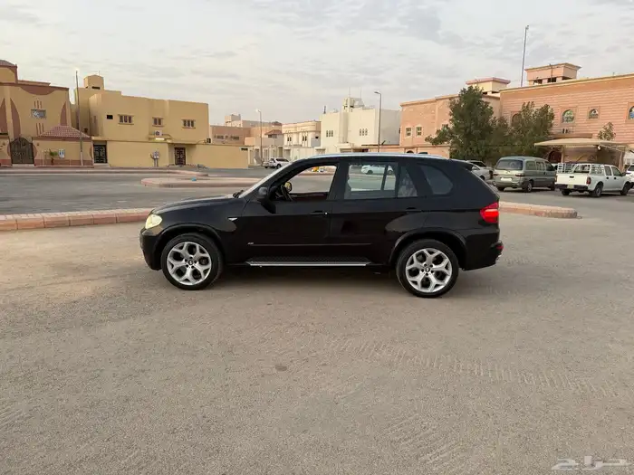جيب بي أم ال في الخمسة نظيف جدا 0