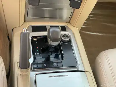 جيب لاندكروزر GXR-V8 -2016 استخدام شخصي نظيف 22