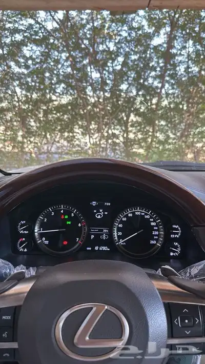 لكزس 2019 بريمي 8