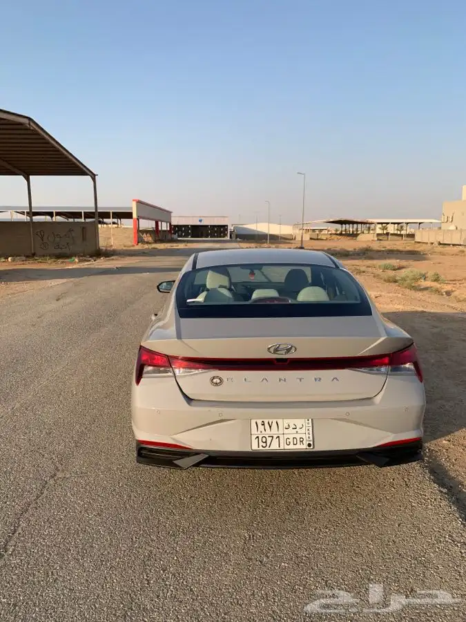 اللنترا 2023 1.6 للبيع 10