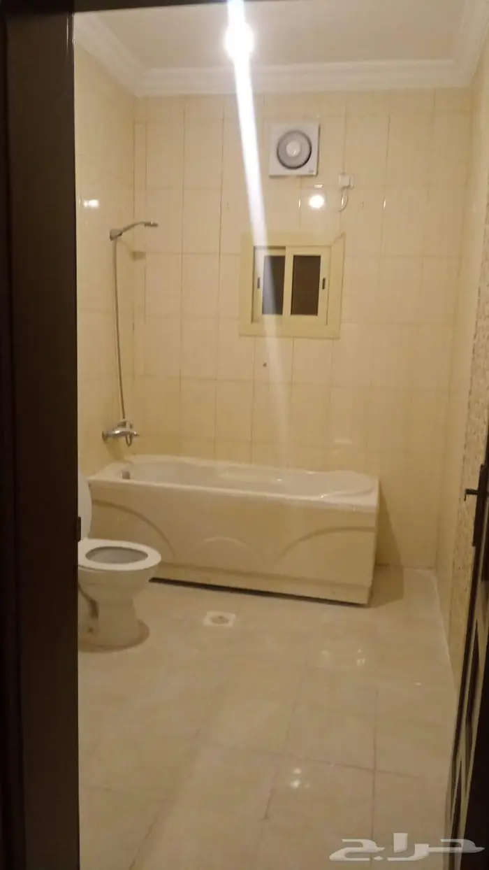 شقة جديدة للايجار بحي الريان 5 غرف 14
