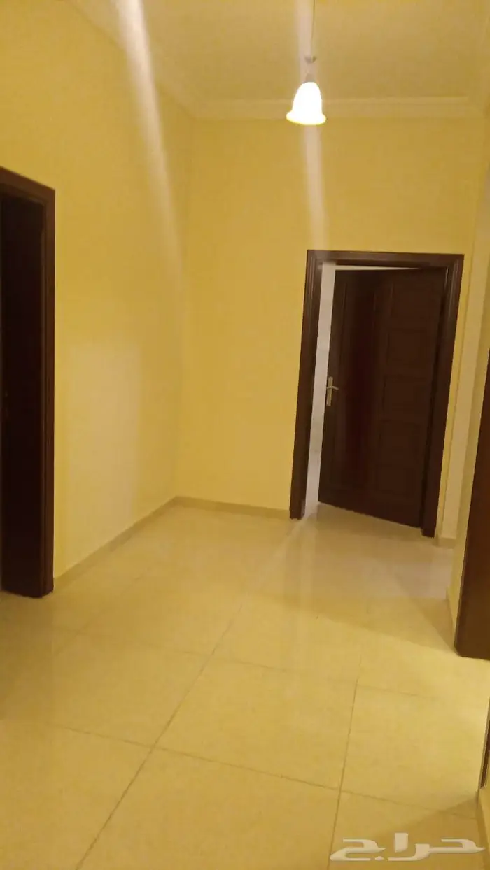 شقة جديدة للايجار بحي الريان 5 غرف 9