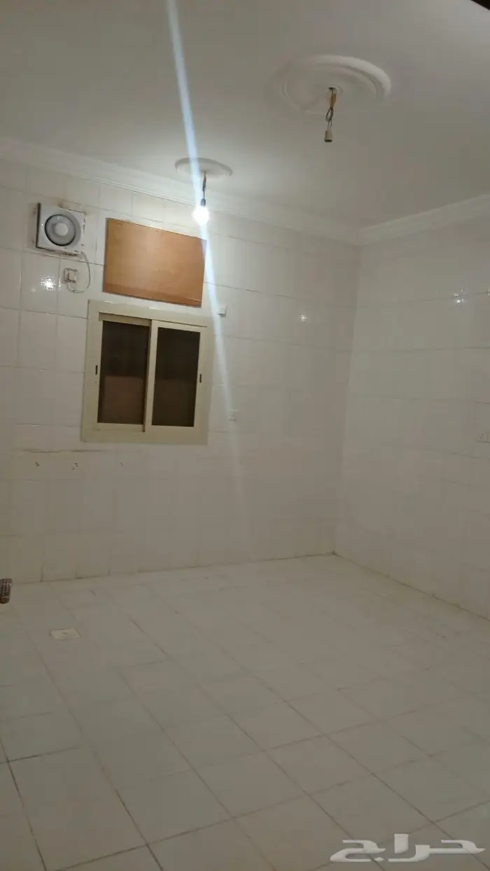 شقة جديدة للايجار بحي الريان 5 غرف 5