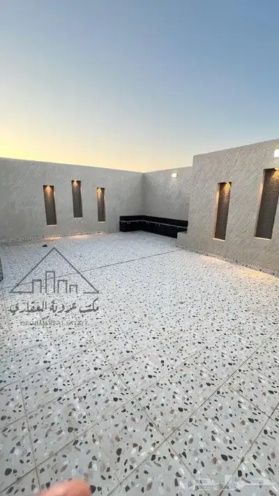 للبيع فيلا نص ارض دورين حي النظيم تبوك ب 900 الف 23