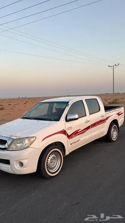 هايلكس 2011 ماشي 660 جايه رش الجنب صدمه قدام ورا خفيفات 3