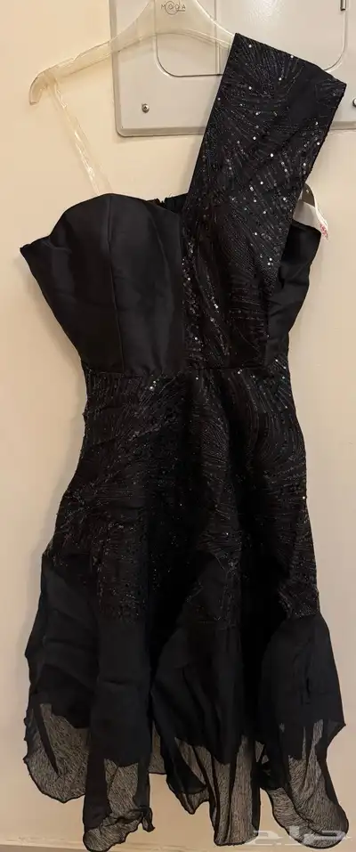 فستانين سهره جديده اسود وذهبي 8