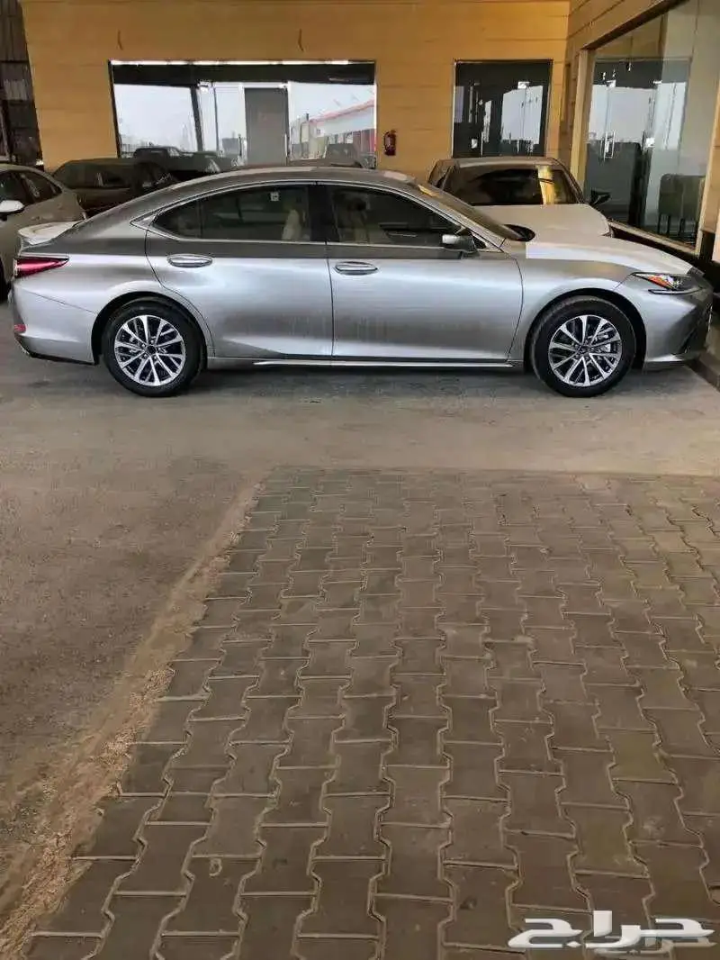 لكزس ES 350 فئه CA موديل 2024 بقسط 2695 الحسن 3
