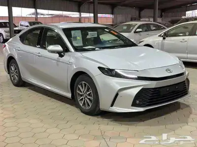 تويوتا كامرى E هايبرد 2025 9