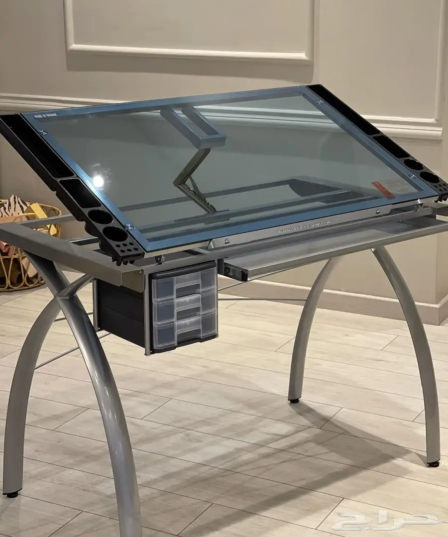 Drafting table طاولة رسم   تصميم 1
