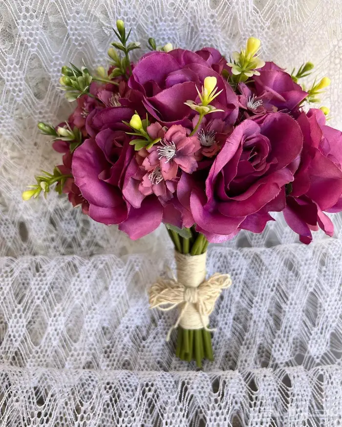 للتقبيل مستلزمات مشروع ورد صناعي وتوزيعات ومسكات عرايس 9