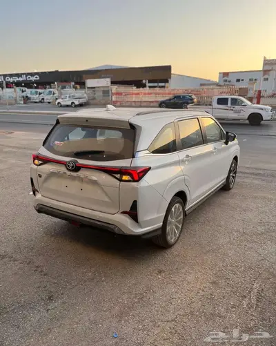 تويوتا فيلوز GLX 2025 8