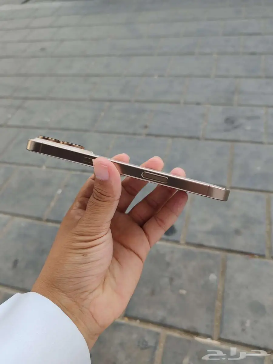 للبيع او للبدل 16 برو 128 غيقا مقفل شريحه بسعر مغررري 3