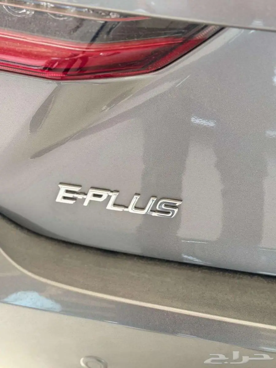 كامري E Plus بلس هايبرد 2025 لون تيتانيوم 17