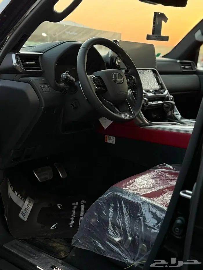 لكزس LX600 اف سبورت 2025 7