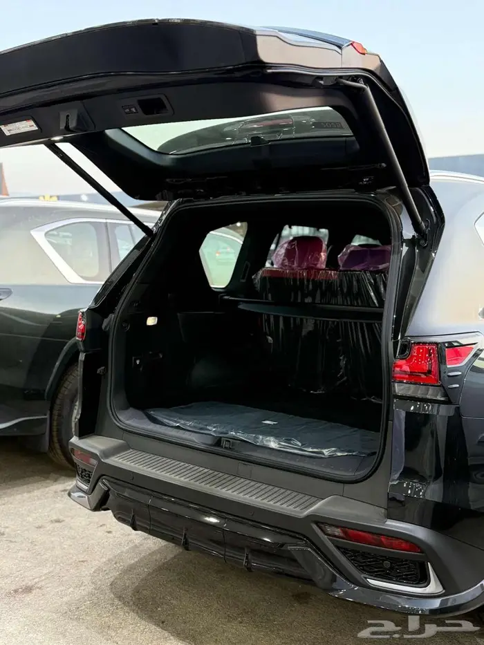 لكزس LX600 اف سبورت 2025 3