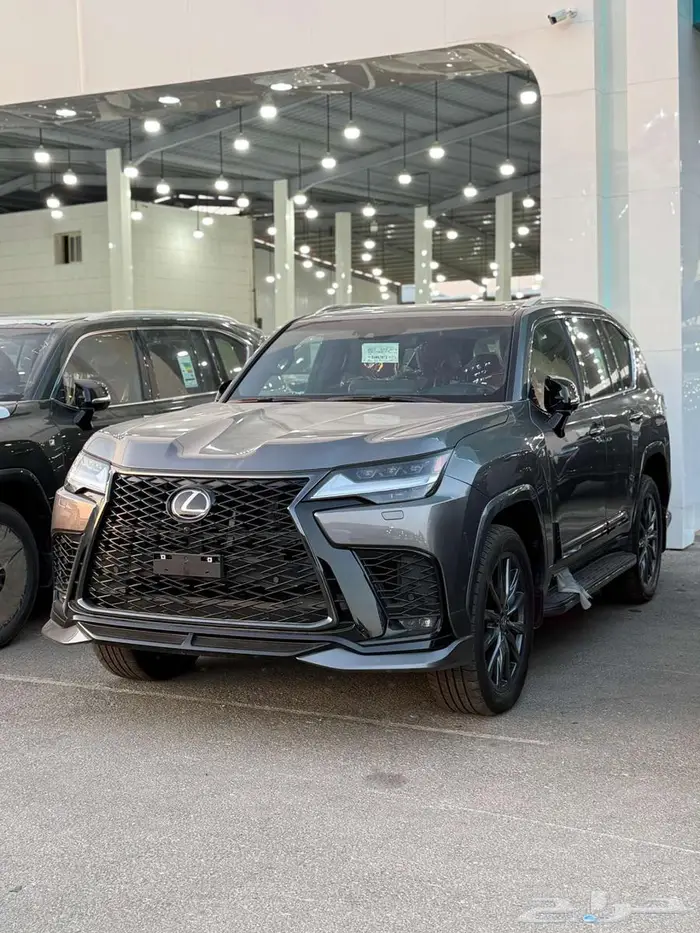 لكزس LX600 اف سبورت 2024 1