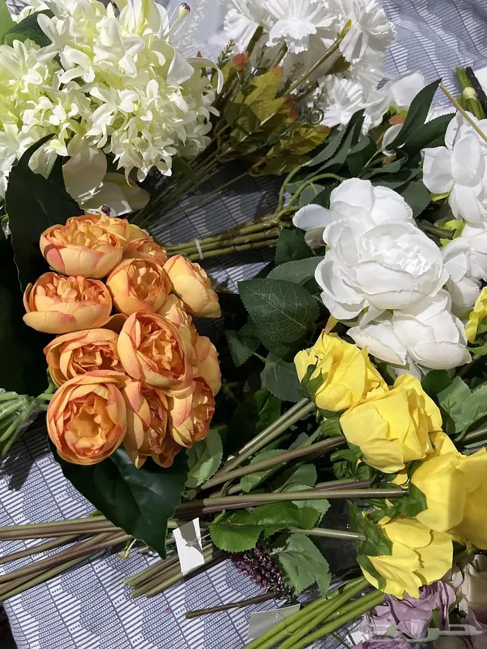 للتقبيل مستلزمات مشروع ورد صناعي وتوزيعات ومسكات عرايس 16