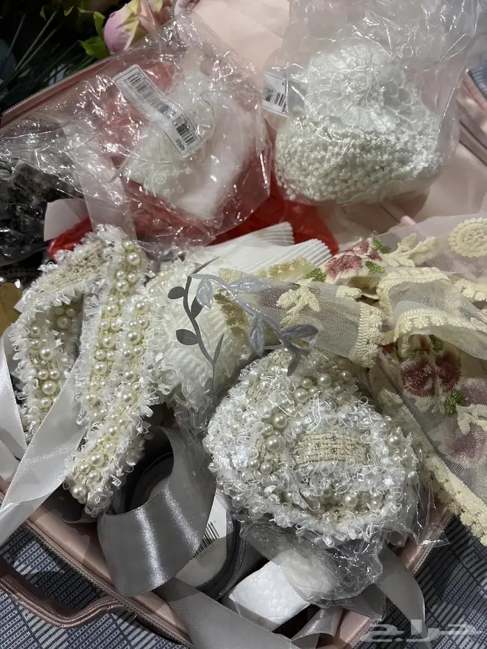 للتقبيل مستلزمات مشروع ورد صناعي وتوزيعات ومسكات عرايس 14