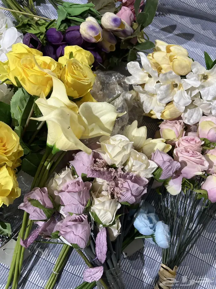 للتقبيل مستلزمات مشروع ورد صناعي وتوزيعات ومسكات عرايس 15