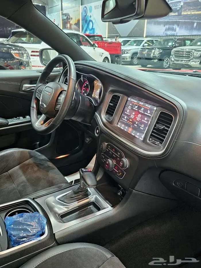 دودج تشارجر RT V8 2022 14