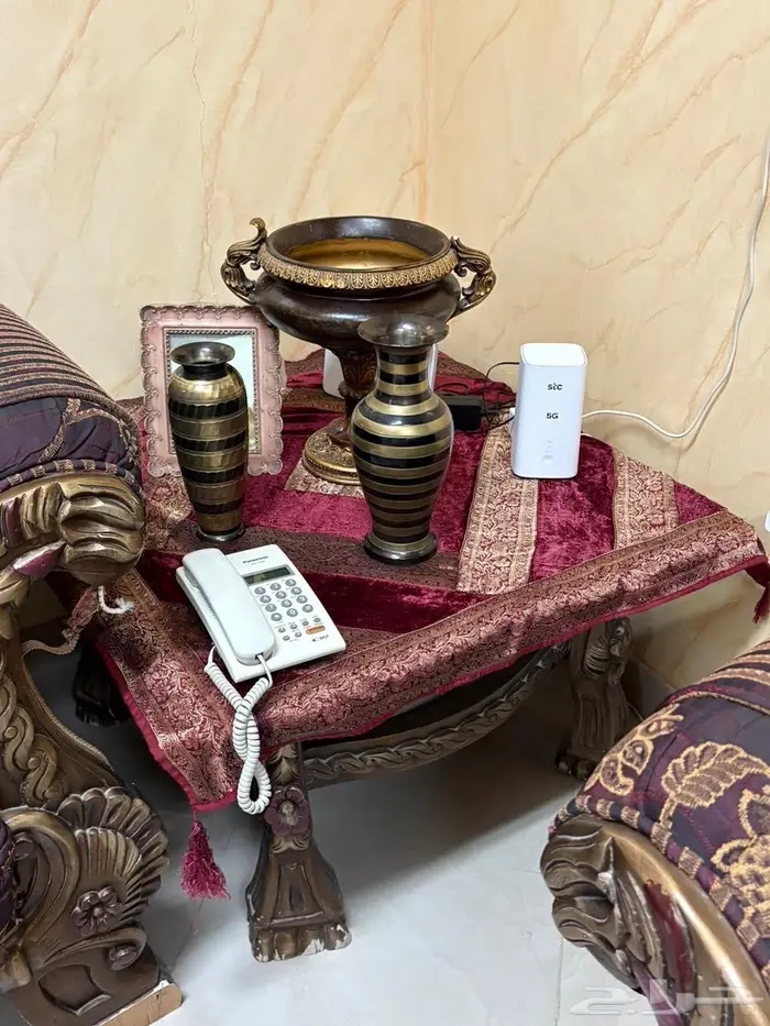 كنب وطاولات مستخدمه للبيع 5