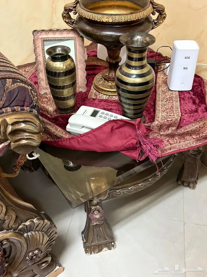 كنب وطاولات مستخدمه للبيع 3