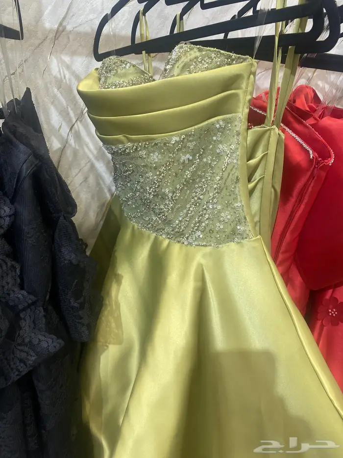 للبيع فساتين جملة بيعة وحدة 0