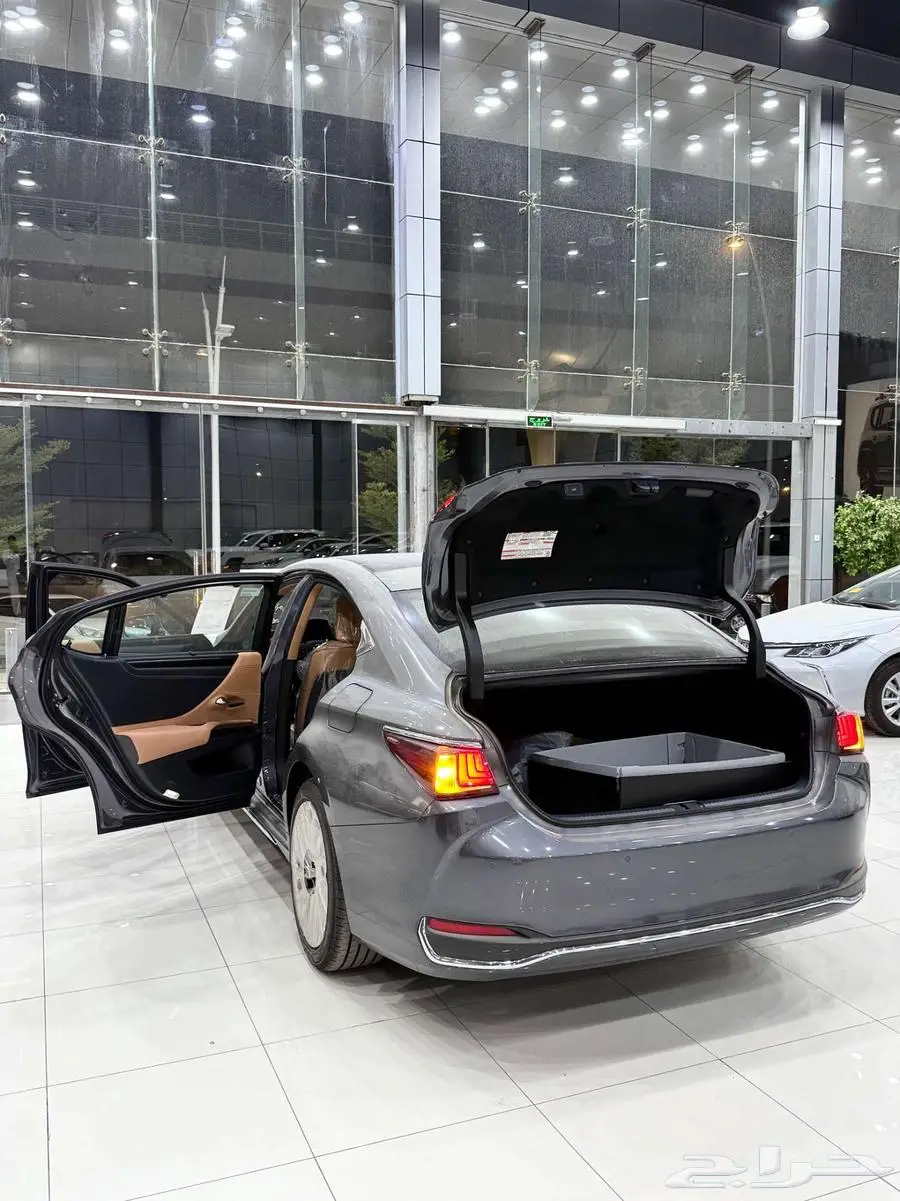 لكزس ( ES 250 BD ) فل كامل موديل 2025 أقل الأسعار 9