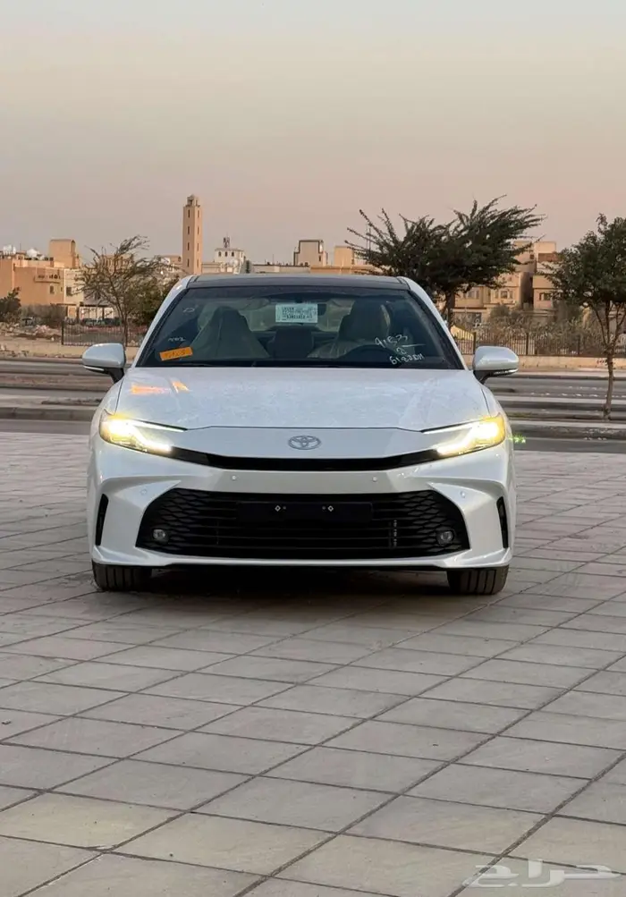 تويوتا كامري LE هايبرد 2025 كاش وأقساط 2