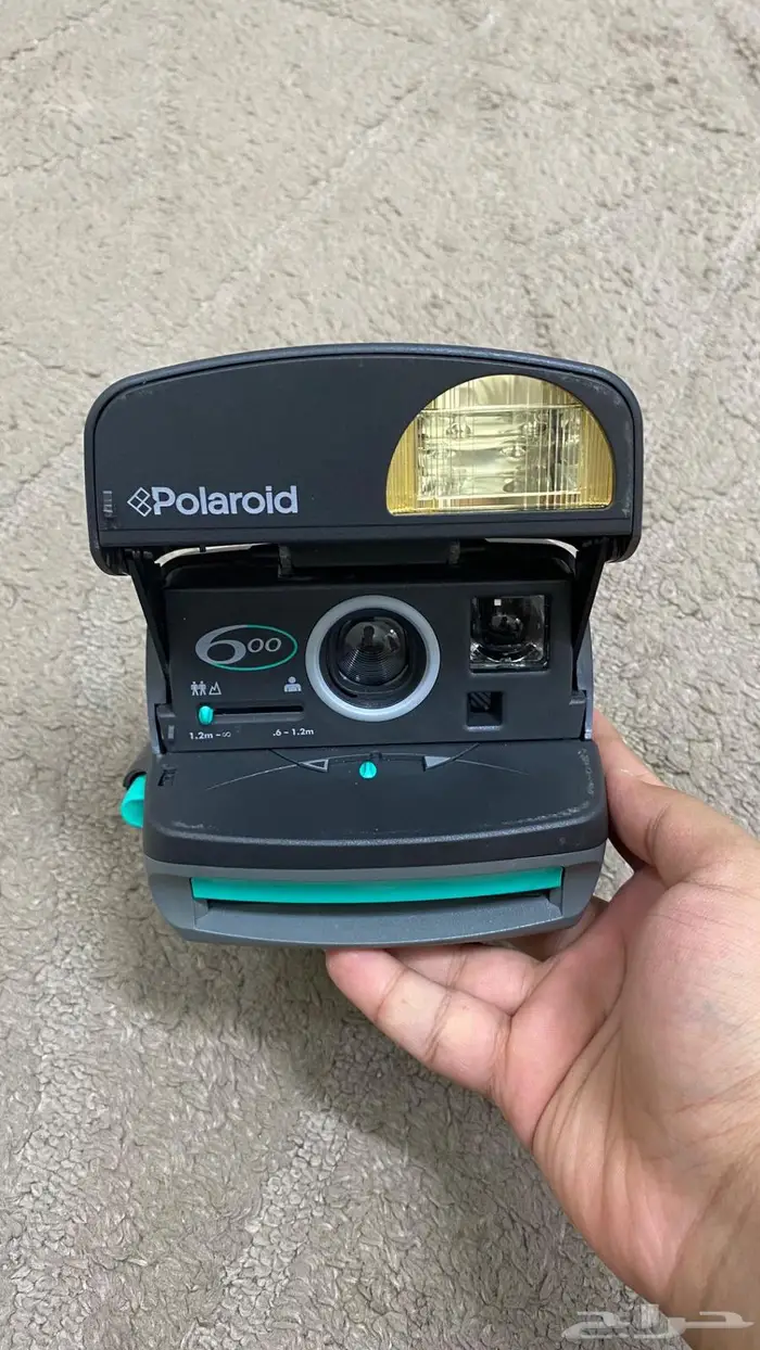 Polaroid 600 كاميرا فوريه قديمه مخزنه 1