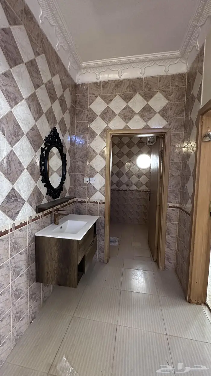 شقة عوائل للايجار حي الجنادرية بلاط 0
