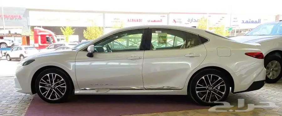تويوتا كامري جراندي بنزين 2025 9