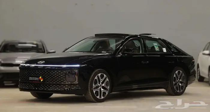 احجز ازيرا بريميوم 2025 اليوم عبر صالح للسيارات 6