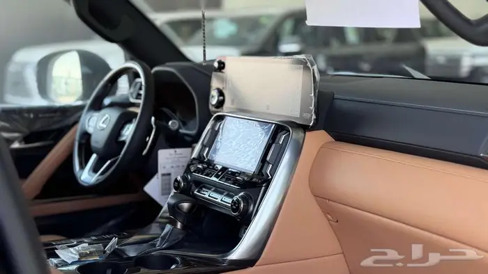 جيب لكزس 2025 LX600 BB بريمي داخلي احمر 8