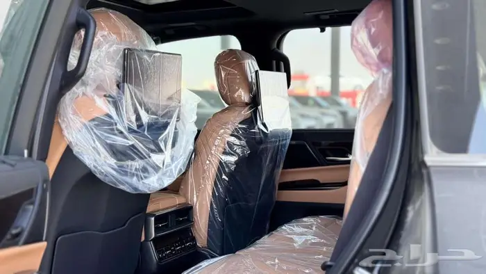 جيب لكزس 2025 LX600 BB بريمي داخلي احمر 9