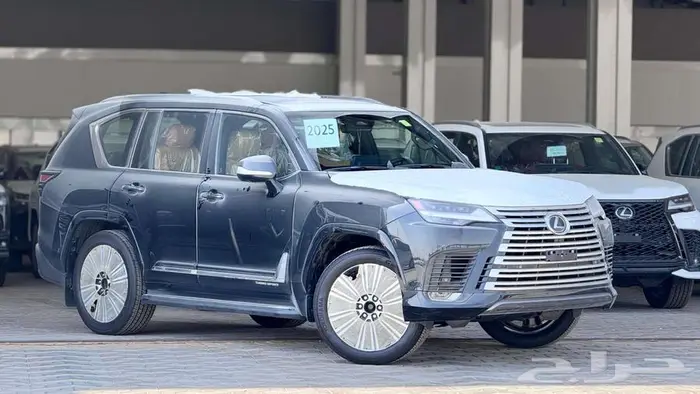 جيب لكزس 2025 LX600 BB بريمي داخلي احمر 1