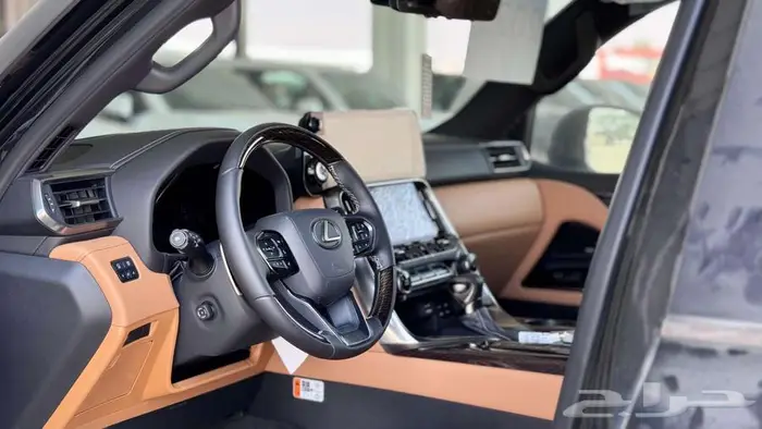 جيب لكزس 2025 LX600 BB بريمي داخلي احمر 7