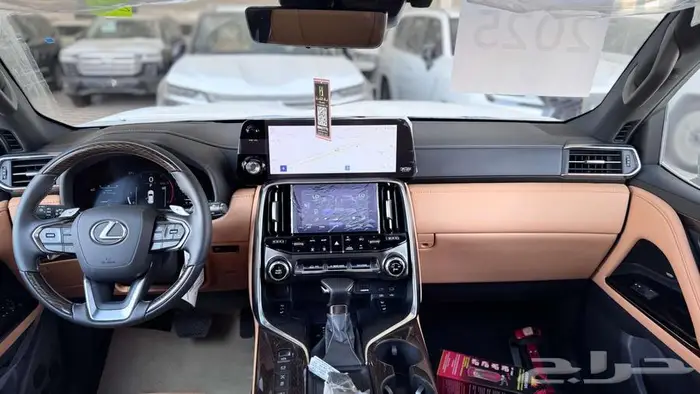 جيب لكزس 2025 LX600 BB بريمي داخلي احمر 5