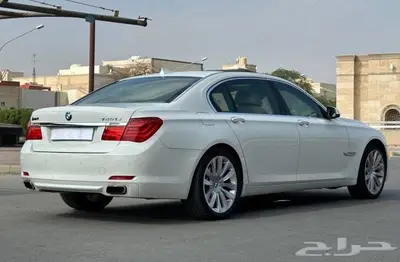 بي ام دبليو الفئة السابعة كومند ترفيهي 2013 11