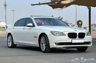 بي ام دبليو الفئة السابعة كومند ترفيهي 2013 10