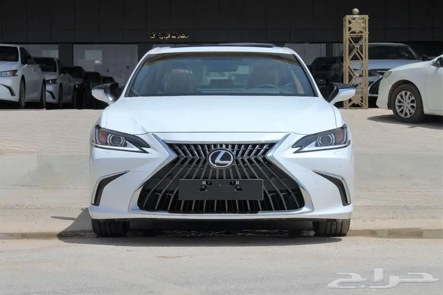 لكزس - ES 300 - BH - هايبرد - نص فل - خليجي - 2024 0