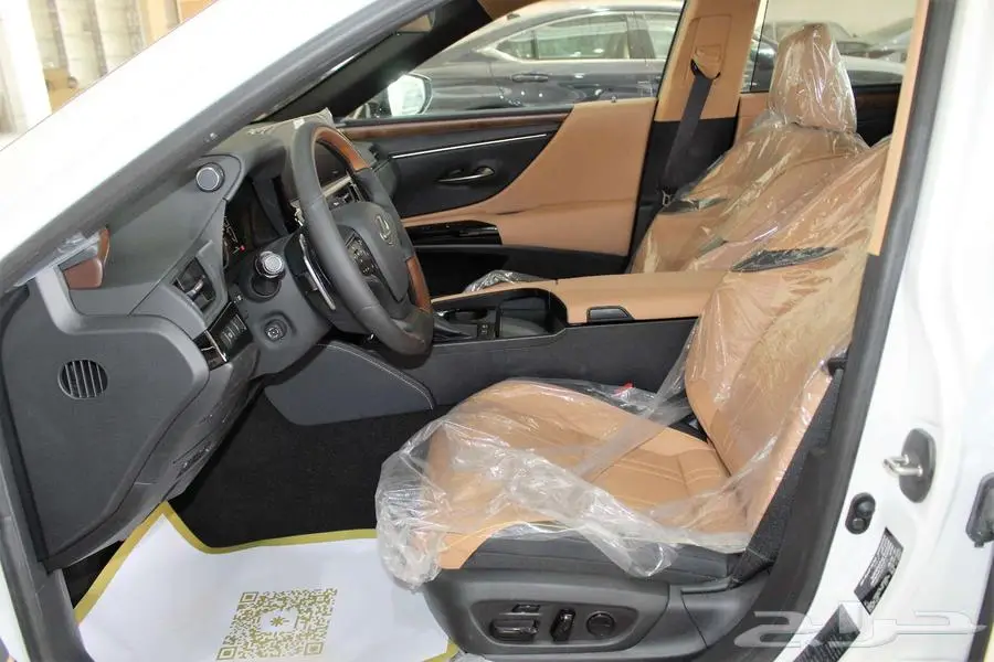لكزس - ES300 Bh هايبرد - 2024 -نص فل - خليجي 28