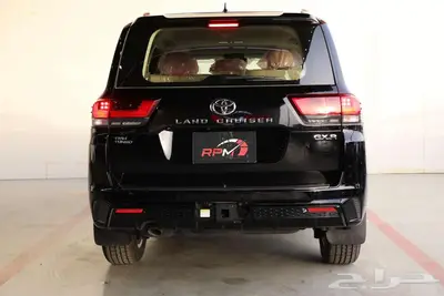 تويوتا لاندكروزر GXR L5 الساير أسود 2024 5