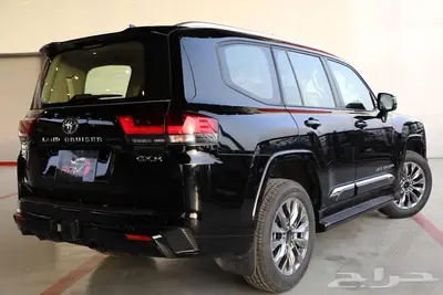 تويوتا لاندكروزر GXR L5 الساير أسود 2024 3