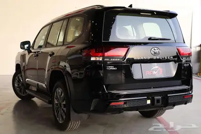 تويوتا لاندكروزر GXR L5 الساير أسود 2024 2