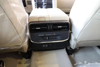 تويوتا لاندكروزر GXR L5 الساير أسود 2024 17