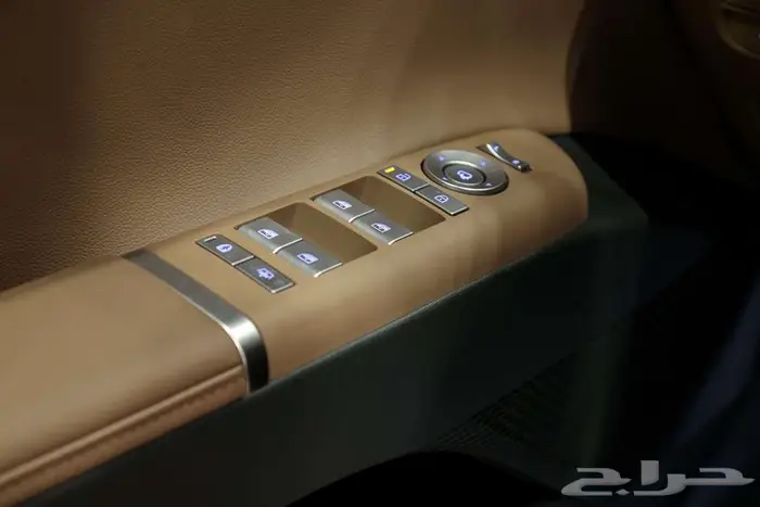 احجز ازيرا بريميوم 2025 اليوم عبر صالح للسيارات 13