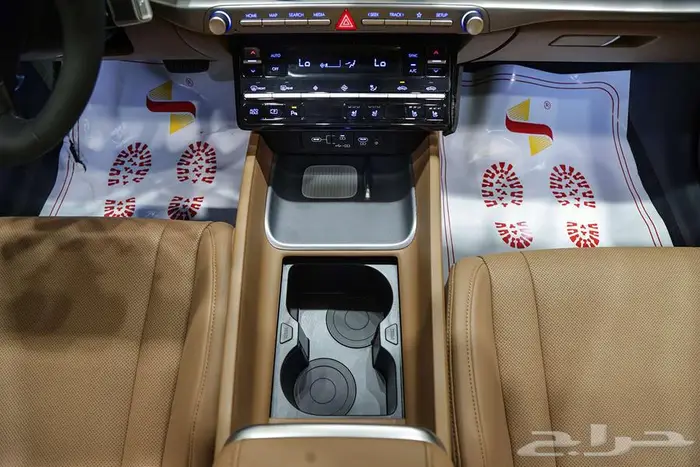 احجز ازيرا بريميوم 2025 اليوم عبر صالح للسيارات 19