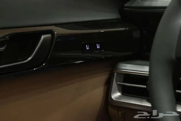 احجز ازيرا بريميوم 2025 اليوم عبر صالح للسيارات 12