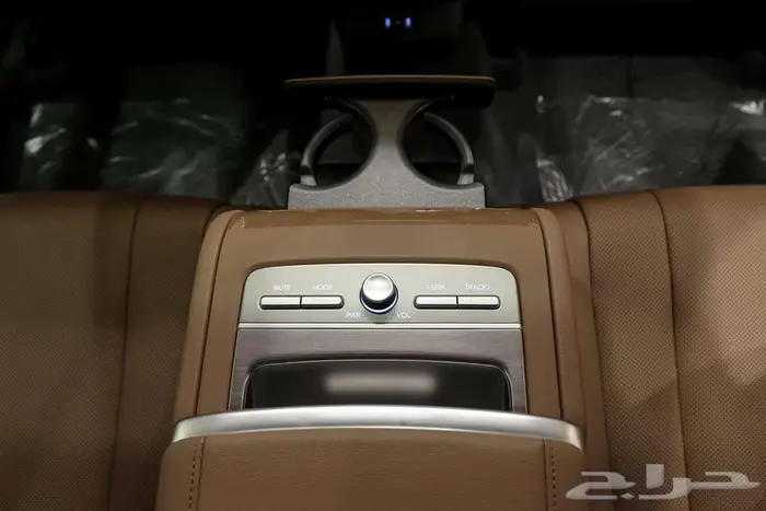 احجز ازيرا بريميوم 2025 اليوم عبر صالح للسيارات 10